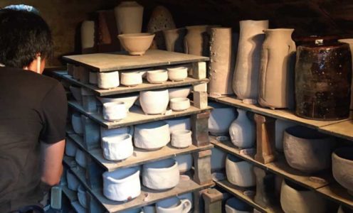 1.窯詰め1.Arranging pottery pieces in order